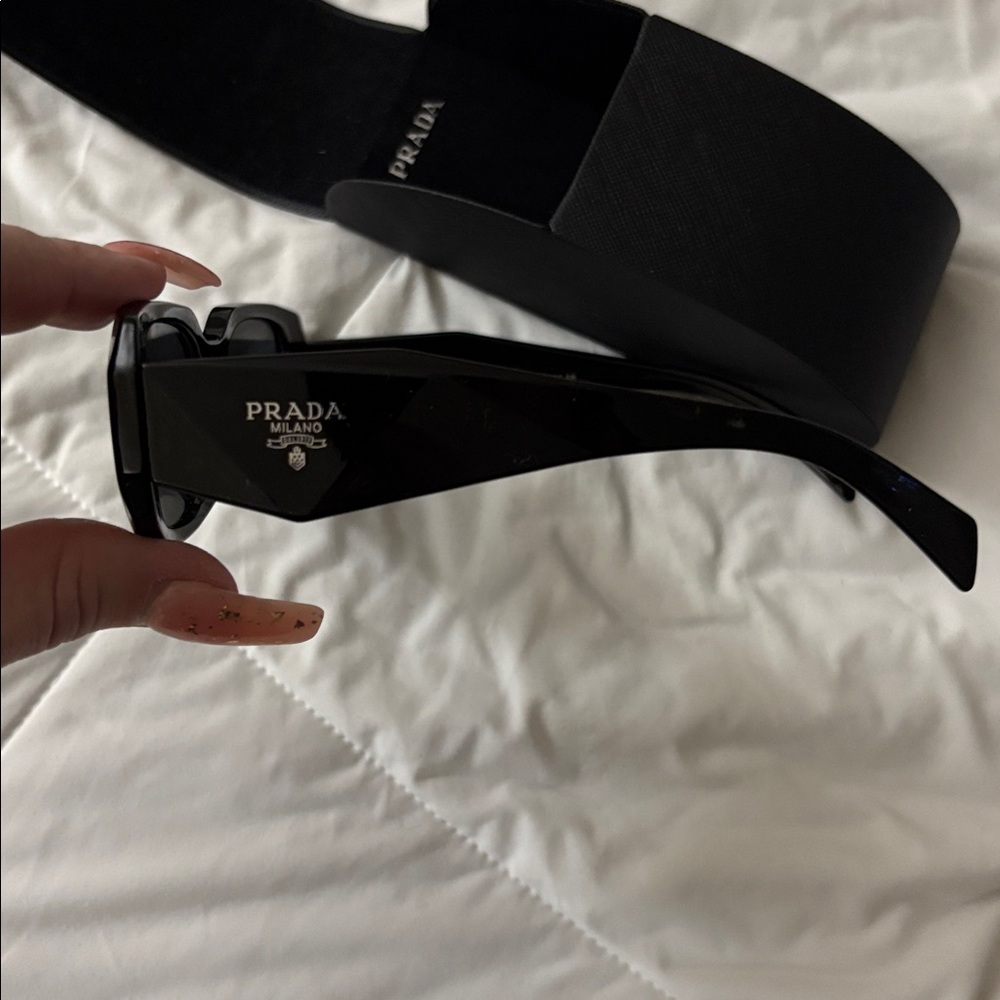 Prada Black Sunglasses - Picture 4 of 4